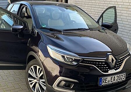 Renault Captur 120 EDC Initiale Paris, Anhängerkupplung