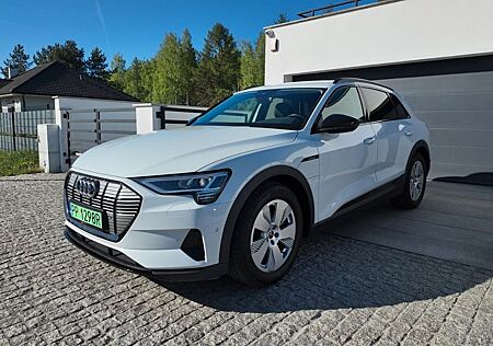 Audi e-tron 50 quattro -