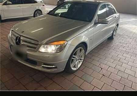 Mercedes-Benz C 200 CGI BlueEFFICIENCY -