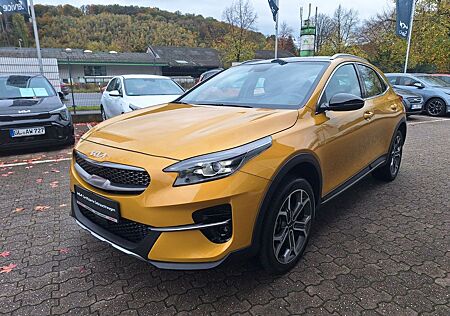 Kia XCeed Spirit DCT 7 Exklusiv Paket Glasdach + AHK