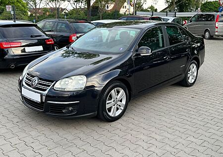 VW Jetta Volkswagen V United 1.4 - KLIMA - NAVI - AHK