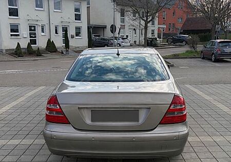 Mercedes-Benz E 200 KOMPRESSOR CLASSIC Classic