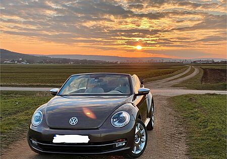 VW Beetle Volkswagen 1.4 TSI Design Cabriolet Design