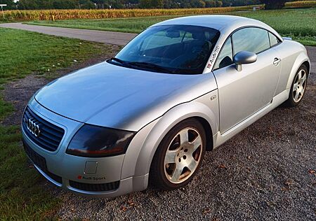 Audi TT Coupe 1.8T quattro 165 kW -