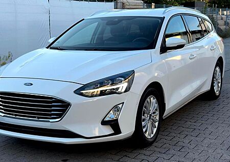Ford Focus 2,0 Navi,LED,Kamera,Auto,Keyless,PTS,B&Q