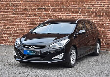 Hyundai i40 cw 1HAND 1.6 LED NAVI RKAMERA TEMPOMAT KLIMA
