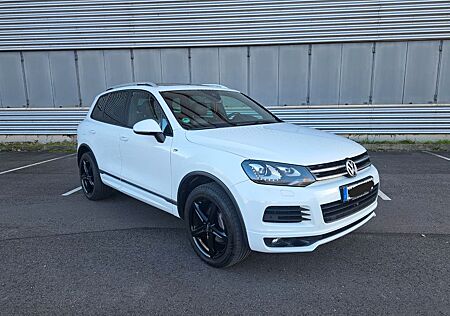 VW Touareg Volkswagen 3.0 V6 TDI R-Lien Tiptronic BlueMotion