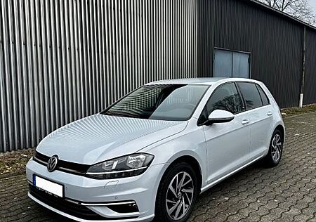 VW Golf Volkswagen 1.0 TSI Sound
