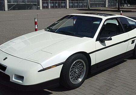 Pontiac Fiero GT 2,8 Liter V6