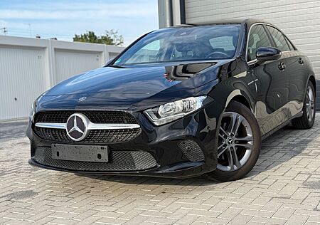 Mercedes-Benz A 180 A -Klasse Limousine*PROGRESSIVE*AMBIENTE*