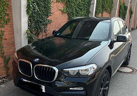 BMW X3 xDrive20i ADVANTAGE AT ADVANTAGE