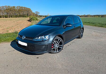 VW Golf Volkswagen 7 2.0 GTD DSG Sport&Sound AHK Navi Sitzhzg