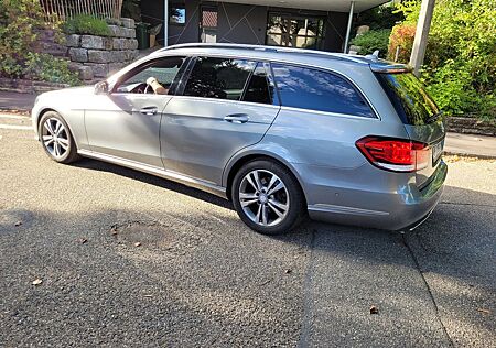 Mercedes-Benz E 200 BlueTEC T AVANTGARDE