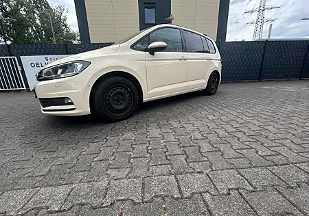 VW Touran Volkswagen