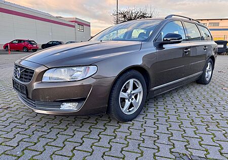 Volvo V70 D2 Linje Svart - LEDER + NAVI + ZR NEU