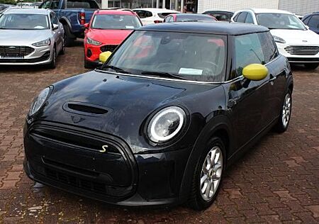 Mini Cooper SE Steptr. Esential Trim / Navi + Leder +