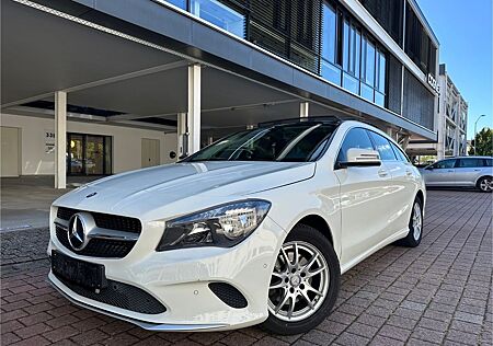 Mercedes-Benz CLA 200 Shooting Brake 1 Hand, wenig km und Pano