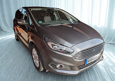 Ford S-Max 2,0 TDCi 132kW 4x4 Titanium PowerShift...
