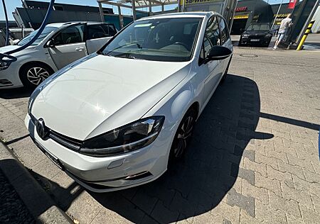 VW Golf Volkswagen 1.6 TDI SCR IQ.DRIVE IQ.DRIVE