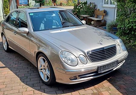 Mercedes-Benz E 350 AVANTGARDE W211 AHK/CD-Wechsler/Navi/Sitzh