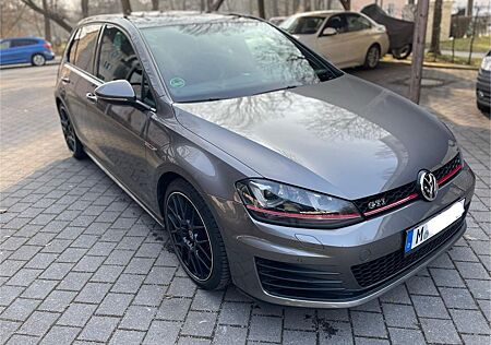 VW Golf Volkswagen 2.0 TSI DSG BMT GTI GTI