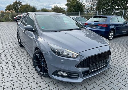 Ford Focus 2,0TDCi ST XENON NAVI RECARO 19"ALU 1.HAND