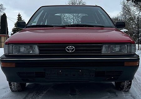 Toyota Corolla Liftback E90