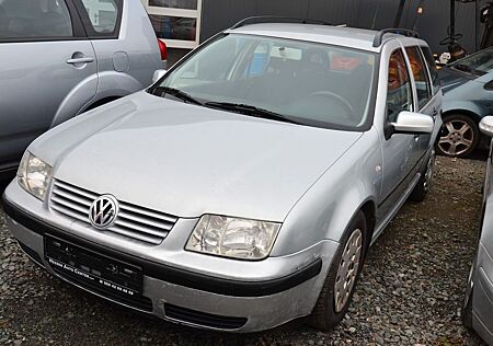 VW Bora Volkswagen 1.6Basis Variant* *!! Händler / Export !!