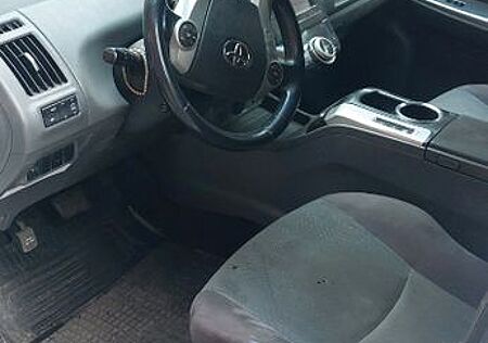Toyota Prius + 1.8-l-VVT-i -