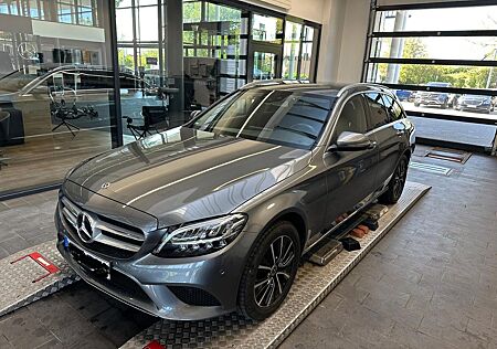 Mercedes-Benz C 220 d 4MATIC T Autom. -