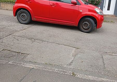 Daihatsu Sirion 1.0 -
