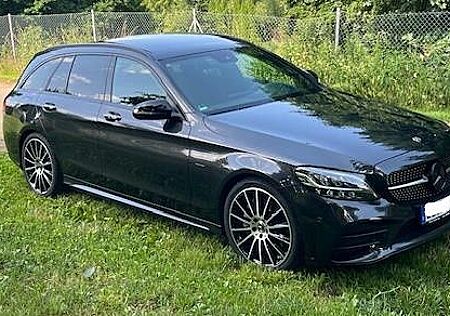 Mercedes-Benz C 300 AMG 4MATIC, Luftfederung, Pano, Leder, AHK