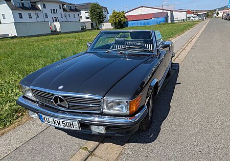 Mercedes-Benz 300 SL/W107