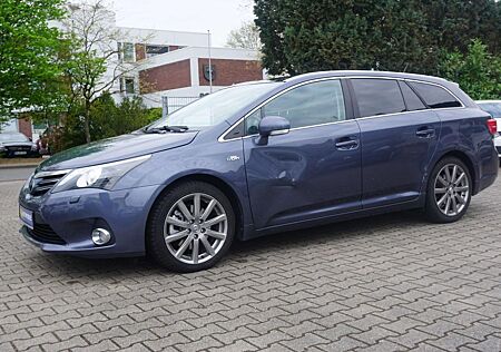 Toyota Avensis Executive /AUTOMATIK/LEDER/NAVI/PAN.DACH