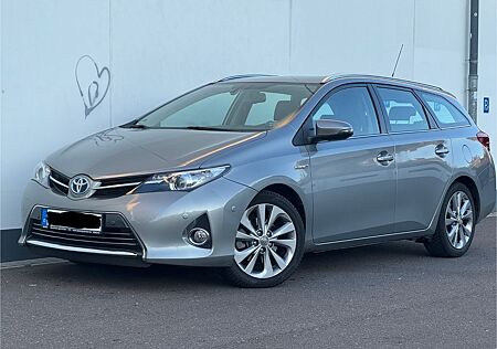 Toyota Auris Hybrid