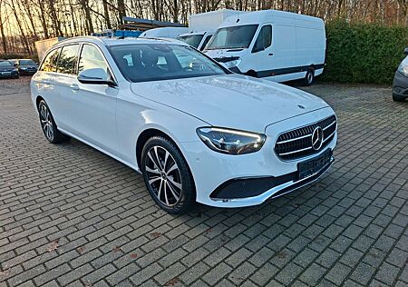 Mercedes-Benz E 300 300 de 4Matic/Distro/Burm/Totwin/AHK/Kam/St.heiz