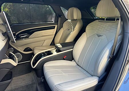 Bentley Bentayga 4.0V8 EWB Azure First Edition