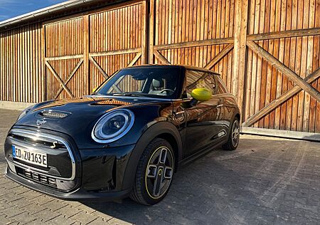 Mini Cooper SE E-Trim Leder Connected LED, PDC Kamera Style737