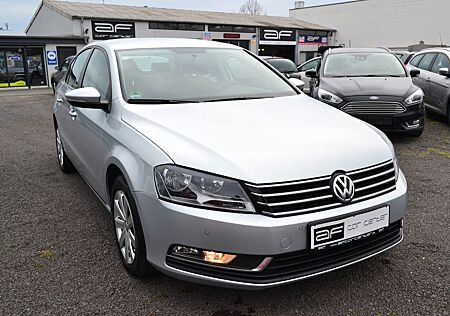 VW Passat Volkswagen BlueMotion~Klima~Sitzhzg.~PDC v+h