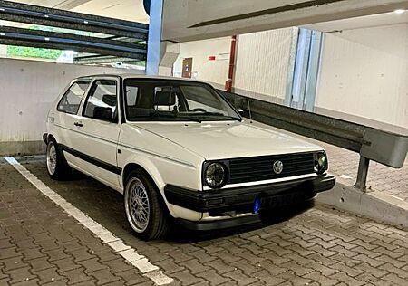 VW Golf Volkswagen 2