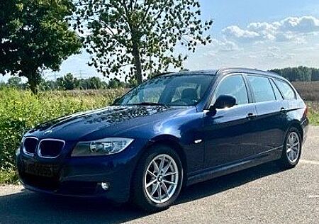 BMW 320i Touring -