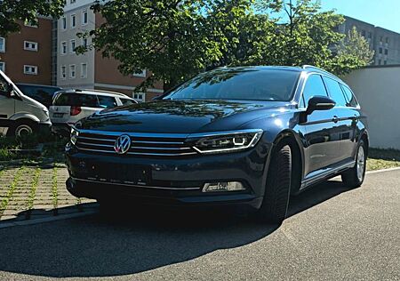 VW Passat Variant Volkswagen 2.0 TDI Highline Vollausstattung