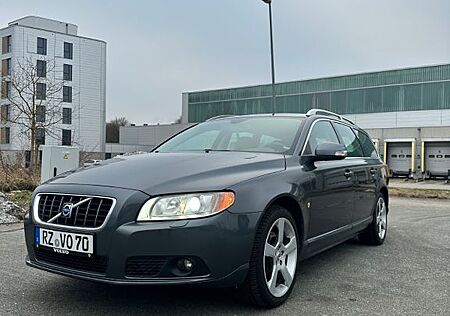 Volvo V70 D5 Summum Automatik Xenon Leder