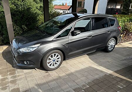 Ford S-Max 2,0 TDCi 110kW Titanium_7-Sitzer_Klima