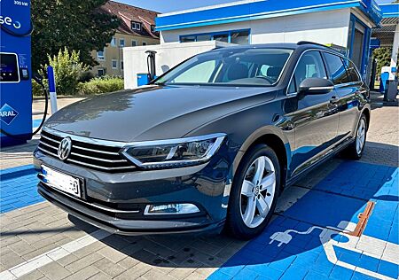 VW Passat Variant Volkswagen 2.0TDI DSG AHK Standheiz Extras
