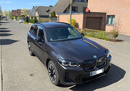 BMW iX3 M-Sport Komfortzu ACC Pano LED Winterreifen