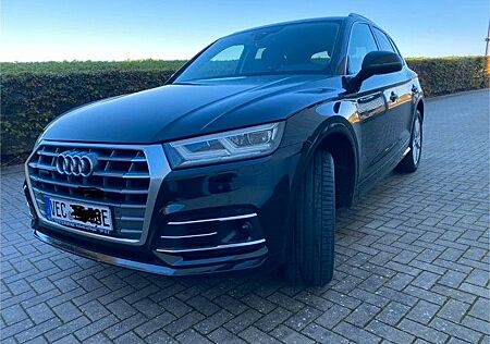 Audi Q5 50 TFSI e S tronic quattro -