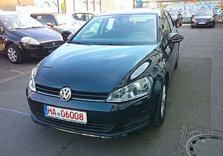 VW Golf Volkswagen VII Lim. Trendline BMT