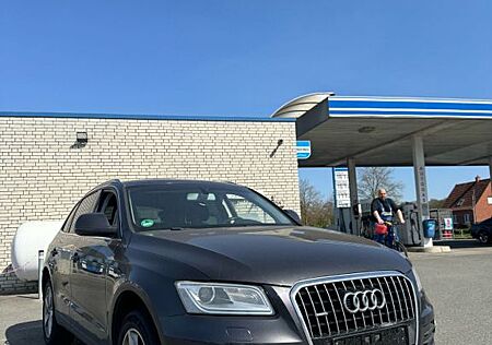 Audi Q5 2.0 TDI S tronic quattro -