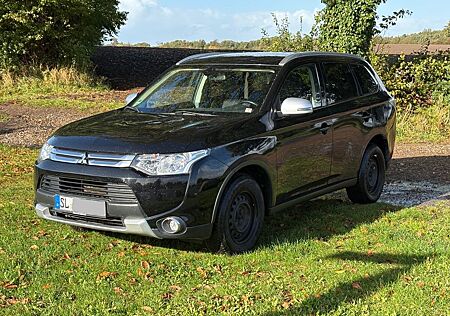 Mitsubishi Outlander 2.2 DI-D Diamant Ed 4WD / AHK /1. Hd